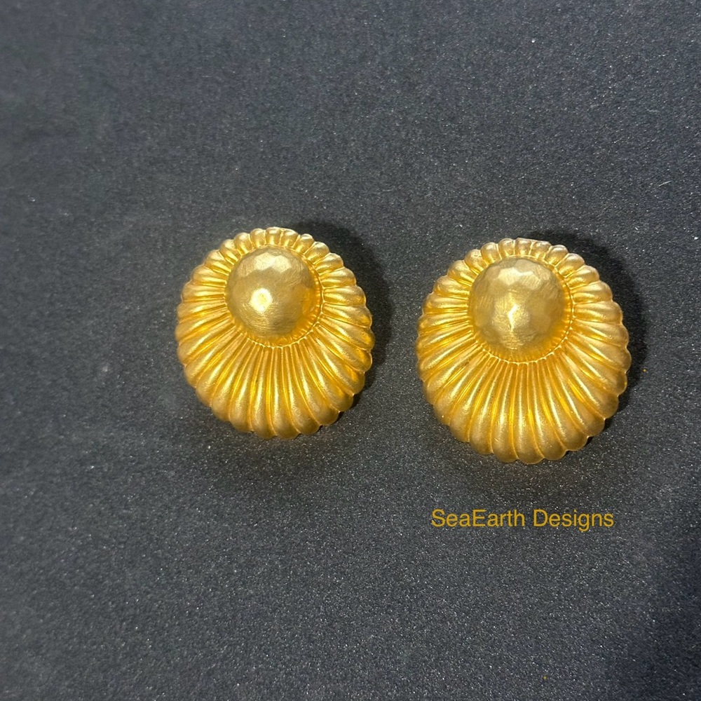 Vintage Signed Tulla Booth Earrings